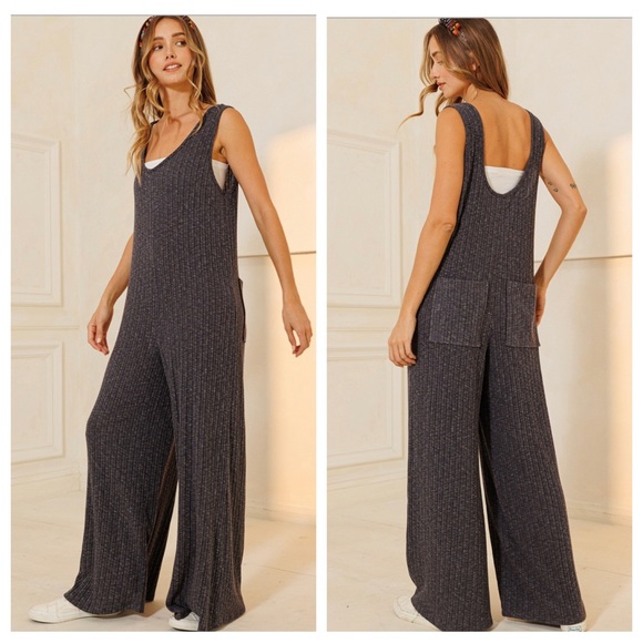 32 Fabulous Wide Leg knit Jumpsuit with back pockets - Picture 3 of 4